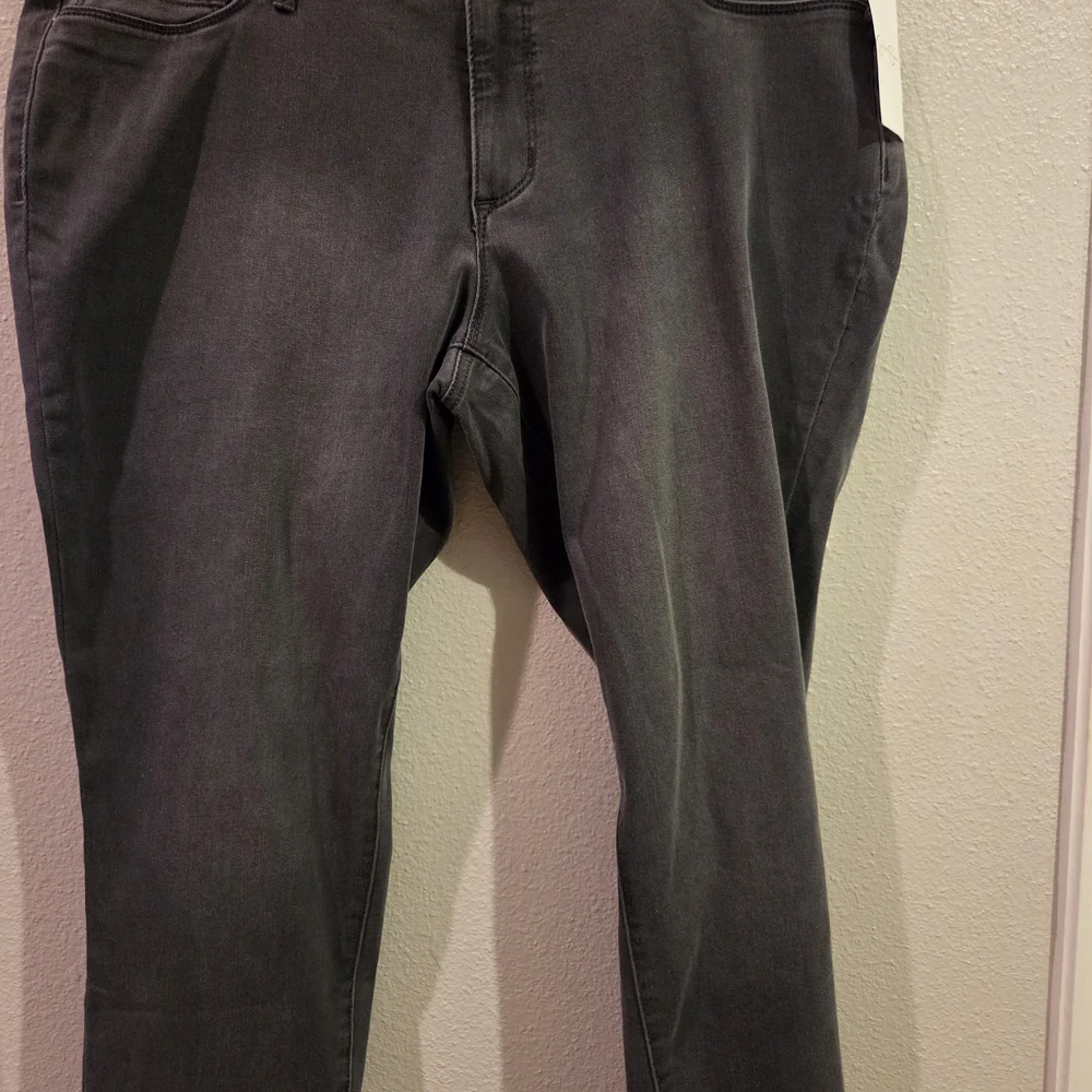 Jessica Simpson Women's Charcoal Relaxed Skinny Stretch Jeans 14W - Picture 1 of 4